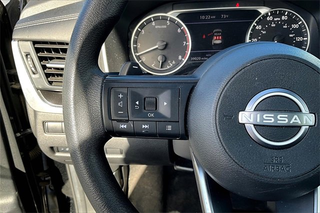 Used 2024 Nissan Rogue SV image 17