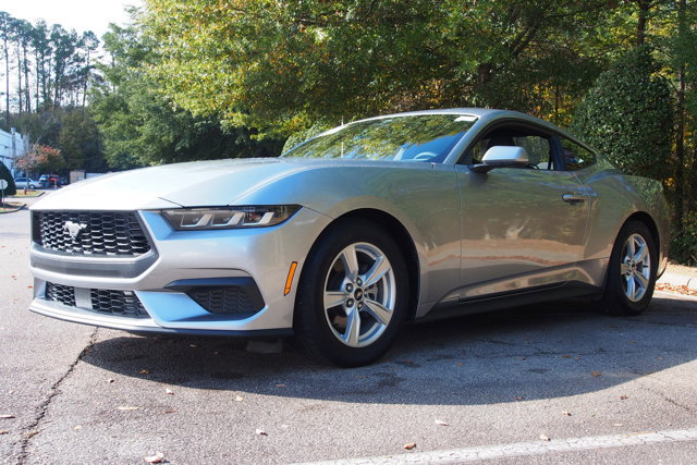 Certified 2024 Ford Mustang Coupe image 3