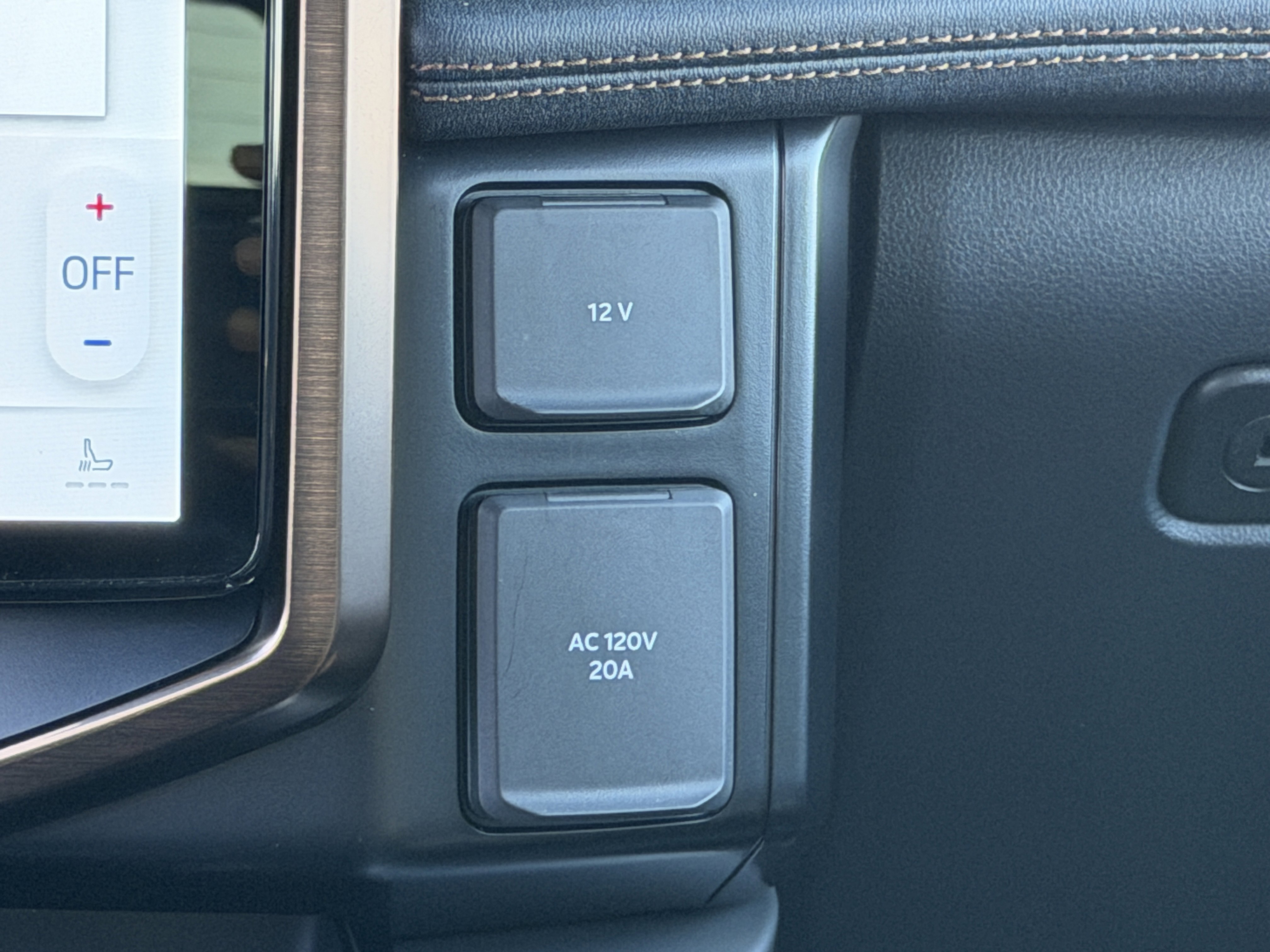 Certified 2023 Ford F150 Lightning Lariat w/ Equipment Group 511A High image 23