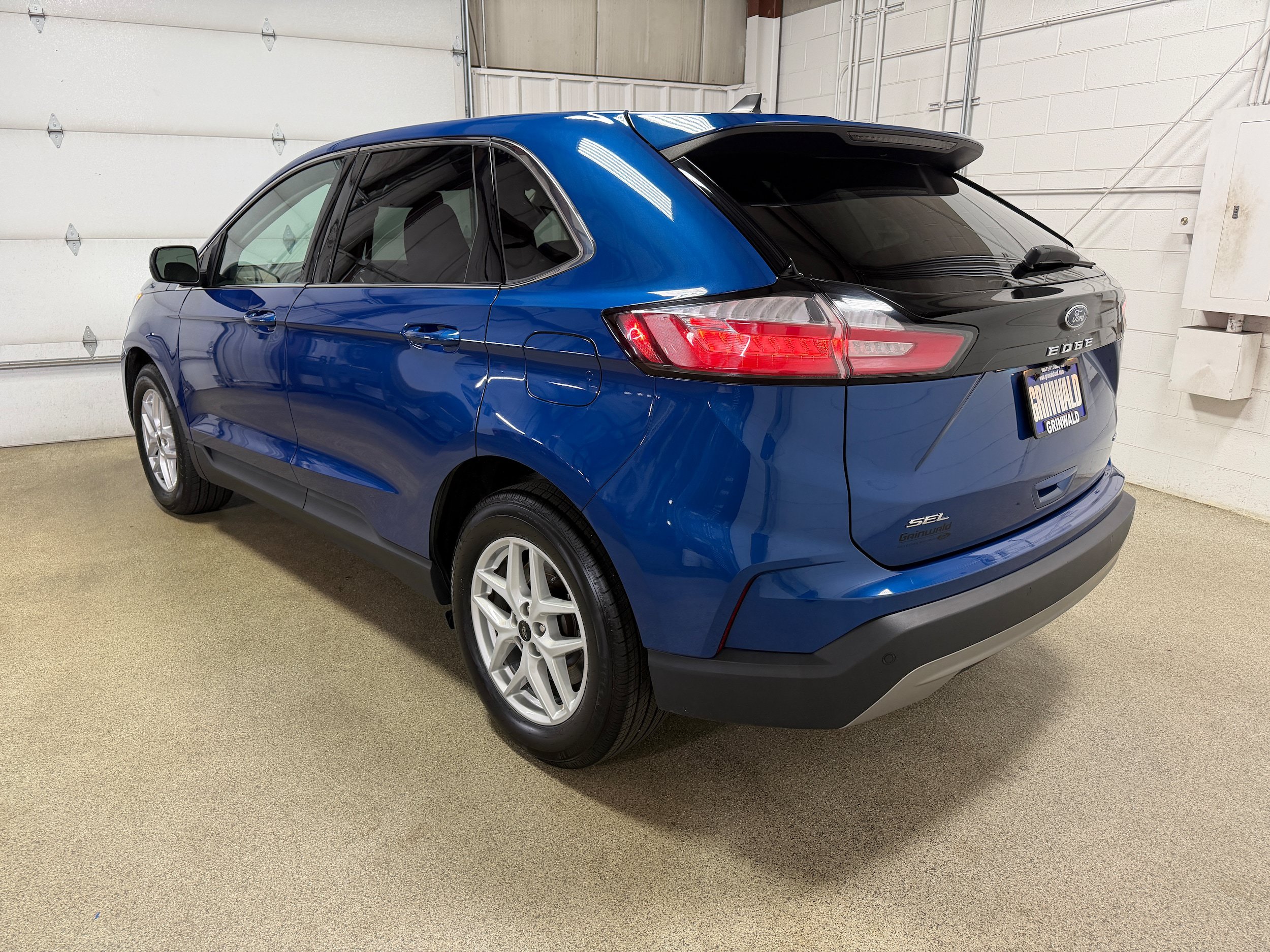 Certified 2024 Ford Edge SEL AWD/4WD image 8