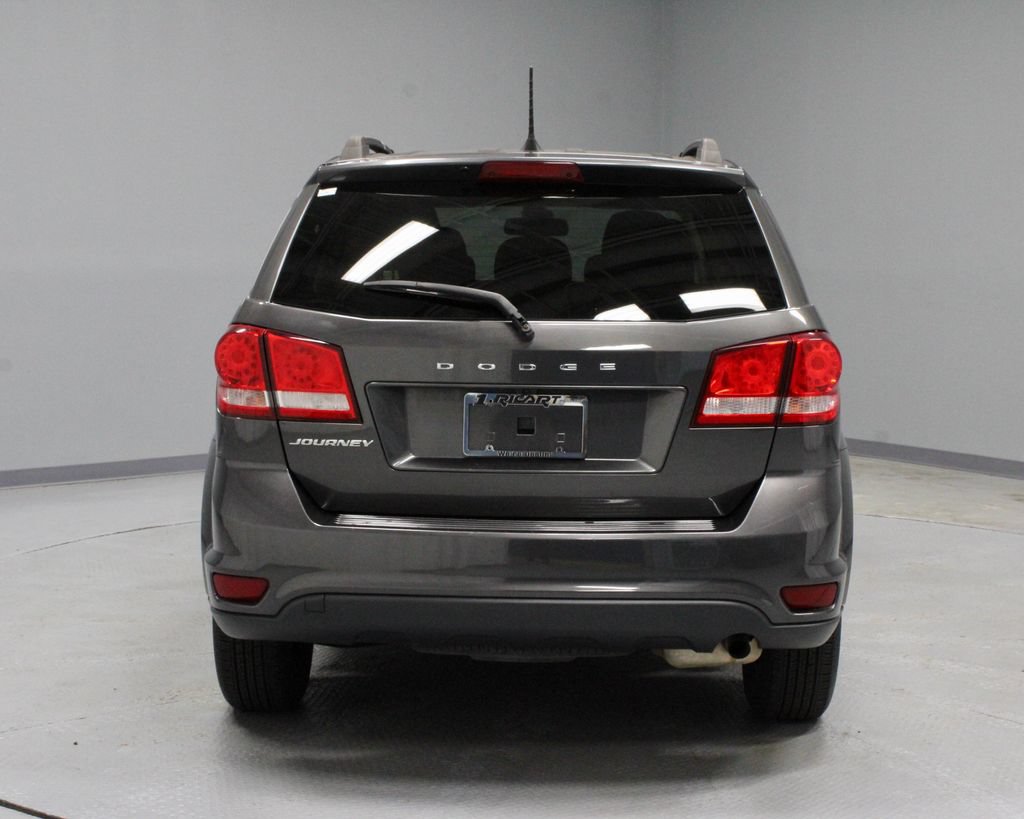 Used 2019 Dodge Journey SE w/ Connectivity Group FWD image 8