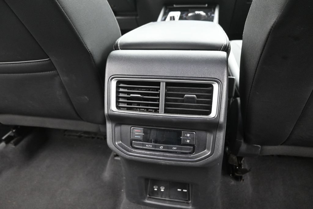 Used 2025 Volkswagen Atlas SE AWD/4WD image 10