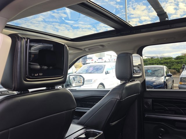 Certified 2021 Ford Expedition Max Platinum image 18