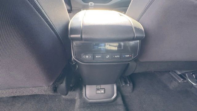 Used 2024 Toyota Highlander LE FWD image 22