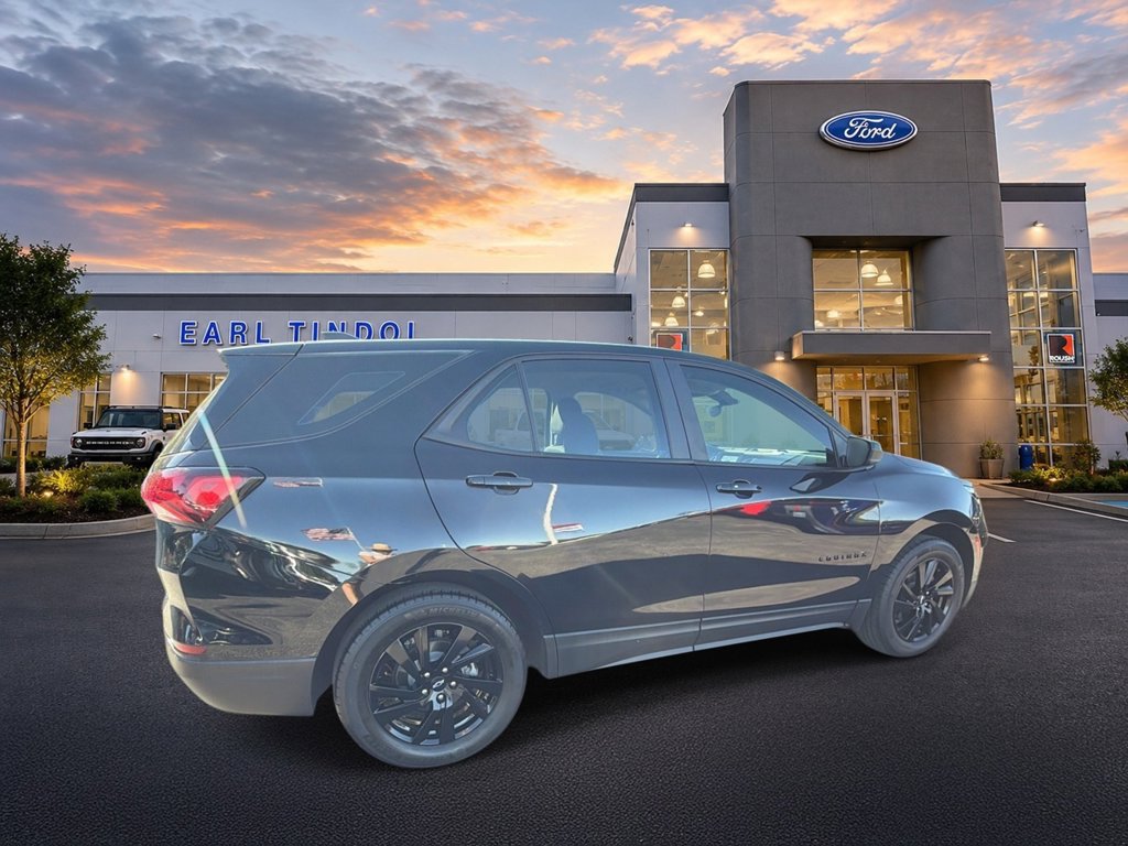 Used 2024 Chevrolet Equinox LS w/ Midnight Edition FWD image 8