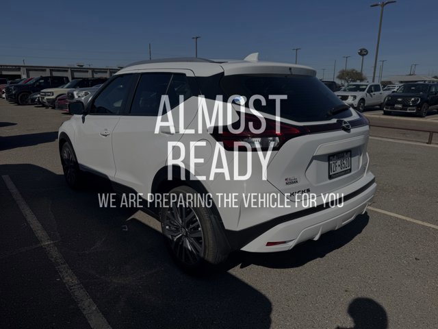 Used 2024 Nissan Kicks SV image 2