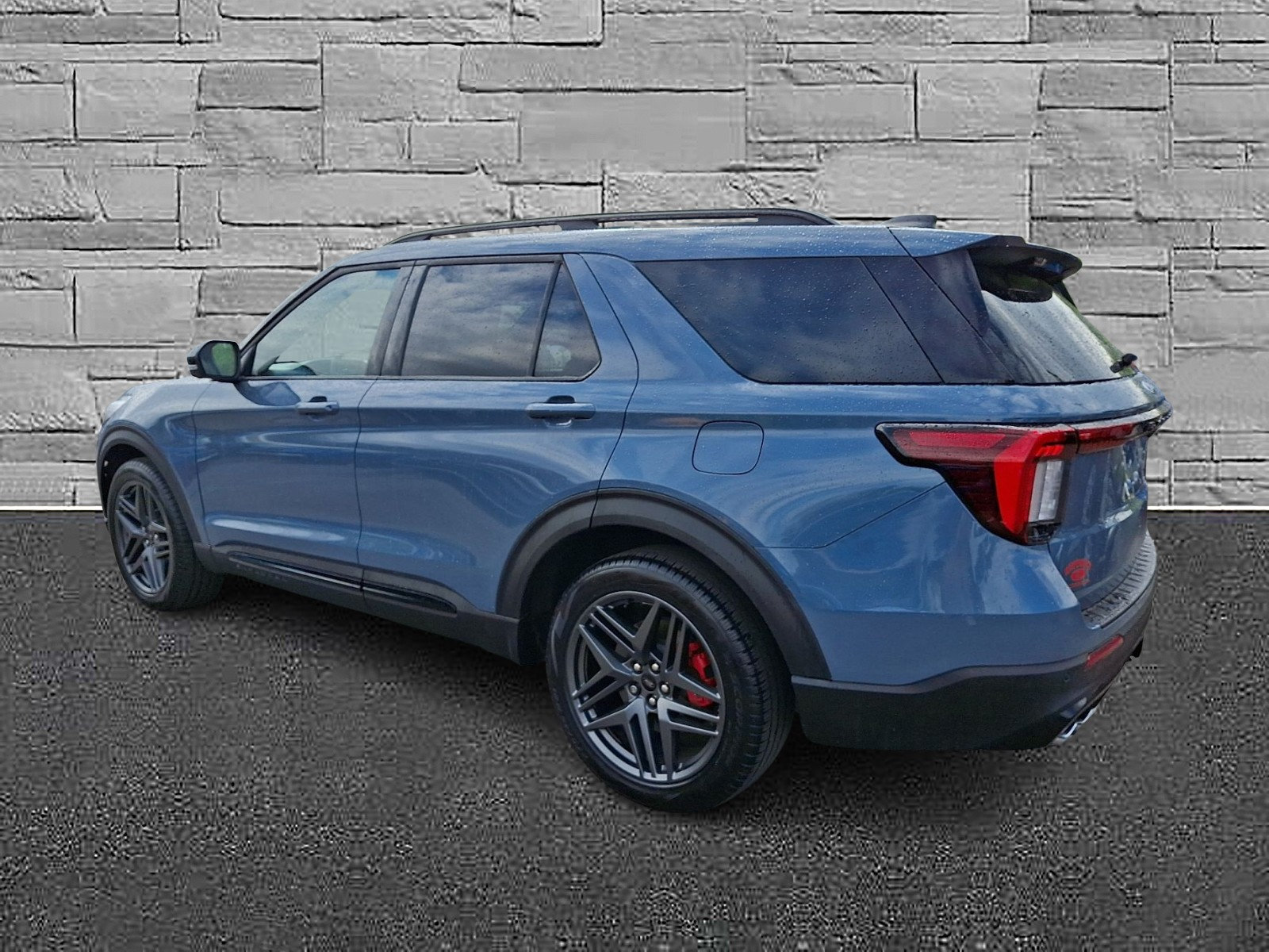 Certified 2025 Ford Explorer ST AWD/4WD image 7