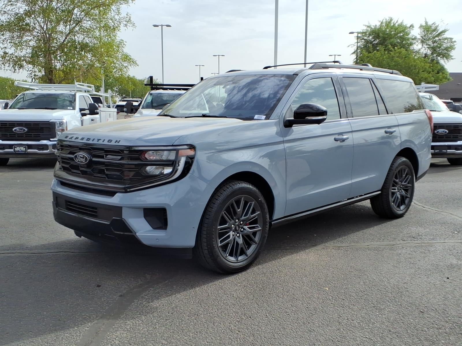 Certified 2025 Ford Expedition Platinum w/ Stealth Performance Package AWD/4WD image 8