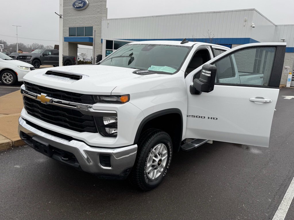 Used 2024 Chevrolet Silverado 2500 LT image 31