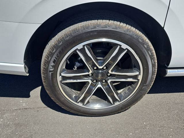 Certified 2023 Ford Expedition Max Platinum AWD/4WD image 5
