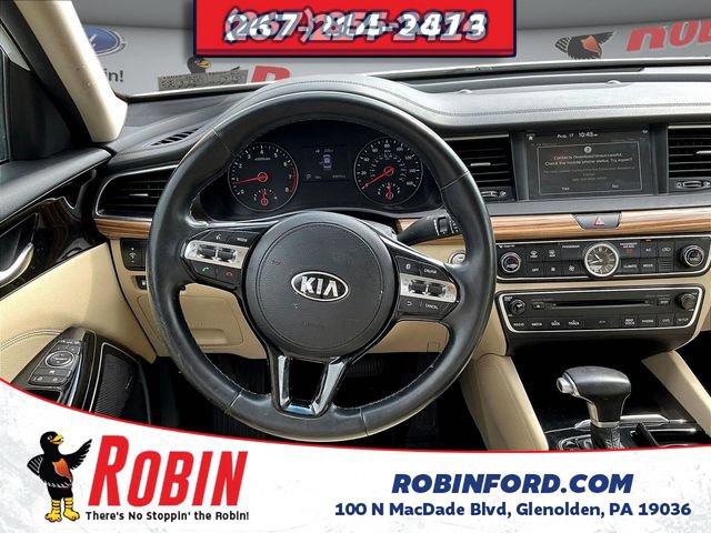 Used 2017 Kia Cadenza Premium w/ Luxury Package FWD image 10