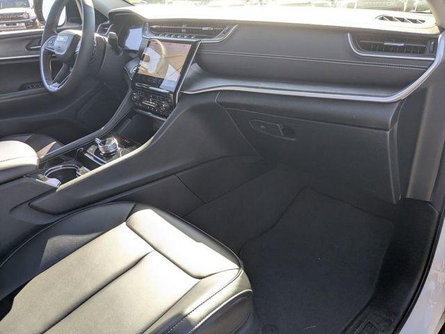 Used 2023 Jeep Grand Cherokee L Limited w/ Black Appearance Package AWD/4WD image 28