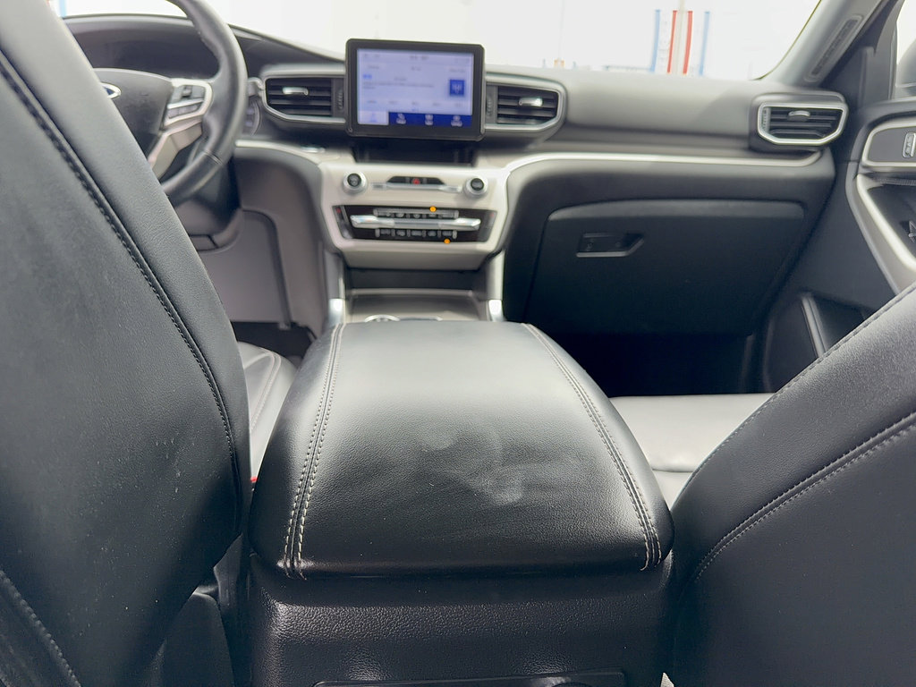 Certified 2023 Ford Explorer XLT w/ Equipment Group 202A RWD image 29