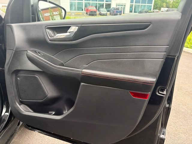 Certified 2022 Ford Escape SEL w/ SEL Stealth AWD Package image 18