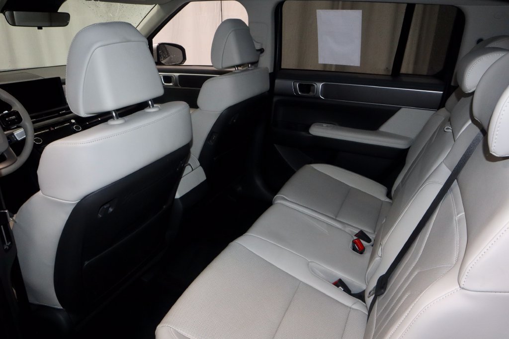 Used 2025 Hyundai Santa Fe SEL AWD/4WD image 21