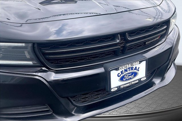 Used 2022 Dodge Charger SXT w/ Blacktop Package RWD image 28