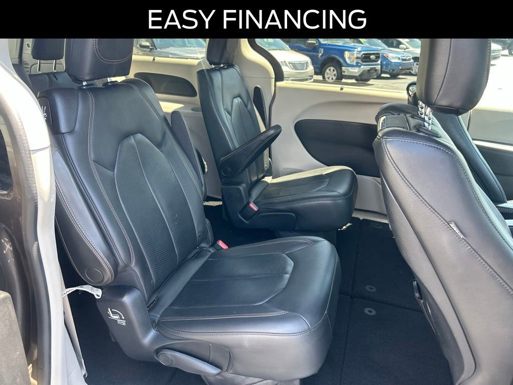 Used 2017 Chrysler Pacifica Touring-L Plus w/ Advanced Safetytec Group FWD image 23