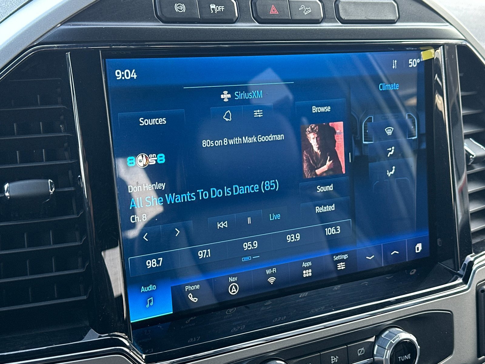 Certified 2022 Ford F350 Lariat w/ Black Appearance Package image 16