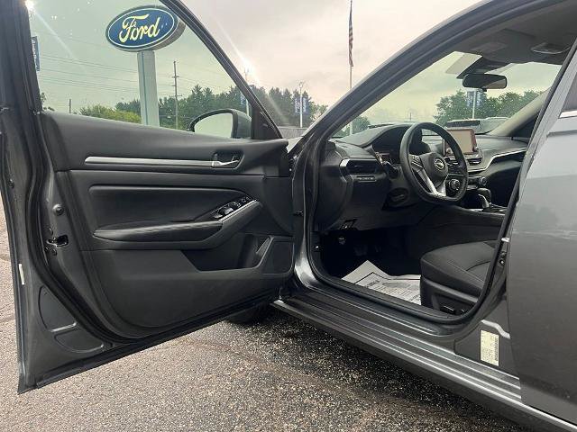 Used 2023 Nissan Altima 2.5 SV FWD image 9