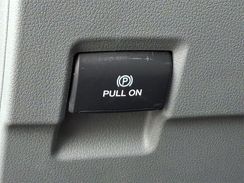 Certified 2025 Ford F250 XLT w/ Snow Plow Prep Package image 27