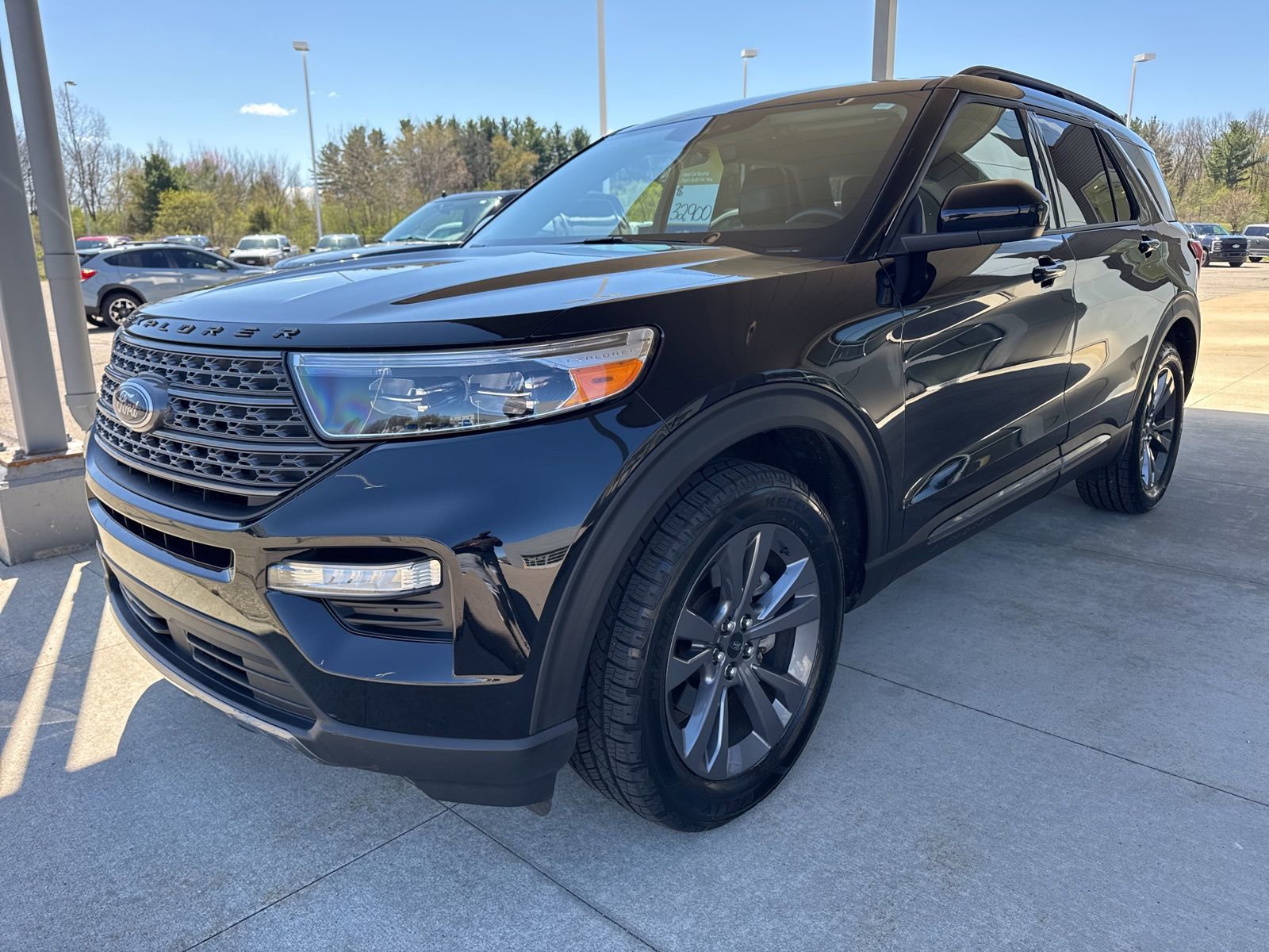 Certified 2023 Ford Explorer XLT w/ Equipment Group 202A AWD/4WD image 3