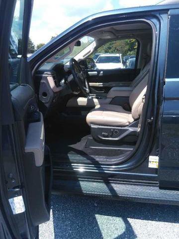 Certified 2024 Ford Expedition Limited RWD image 3