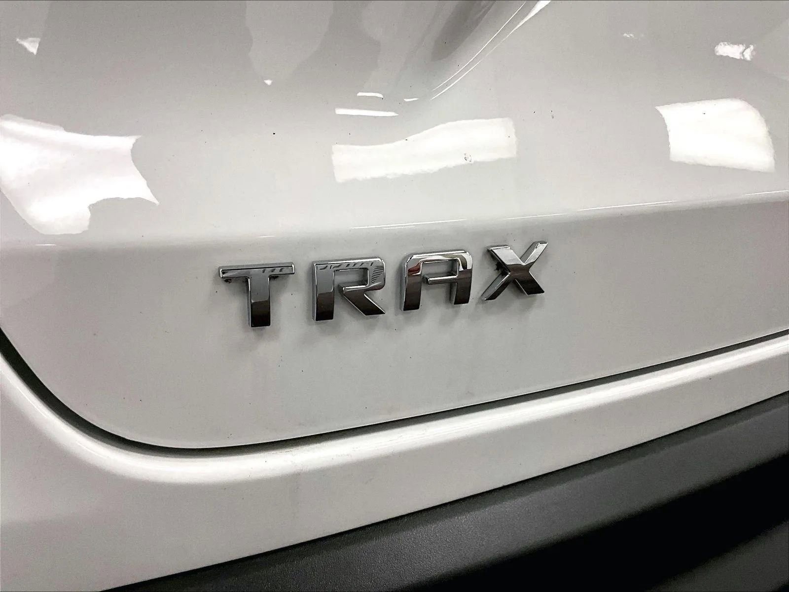 Used 2025 Chevrolet Trax LS w/ LS Convenience Package image 13