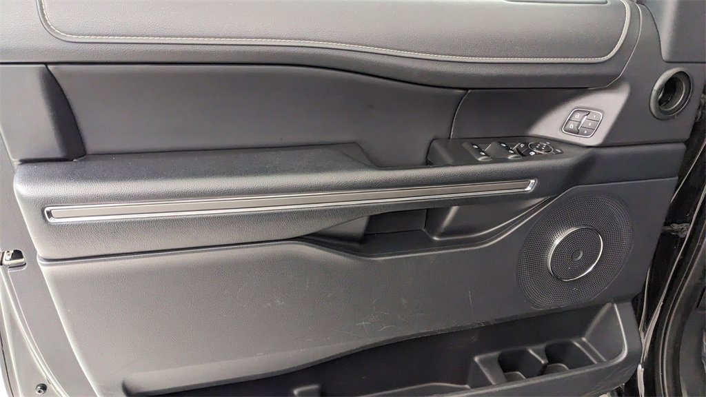 Certified 2024 Ford Expedition XLT image 25