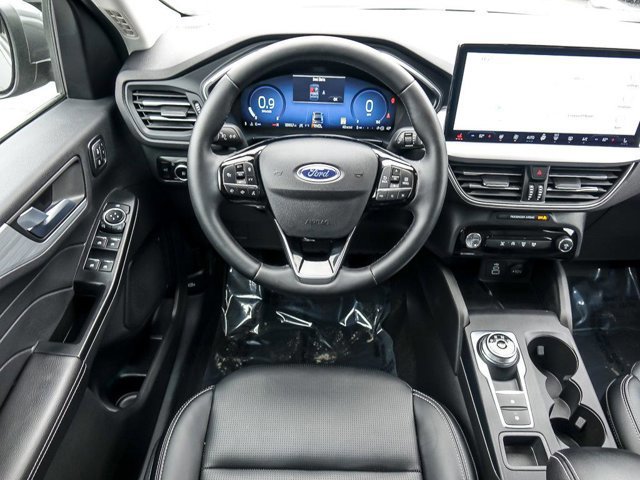 Certified 2025 Ford Escape Platinum AWD/4WD image 16