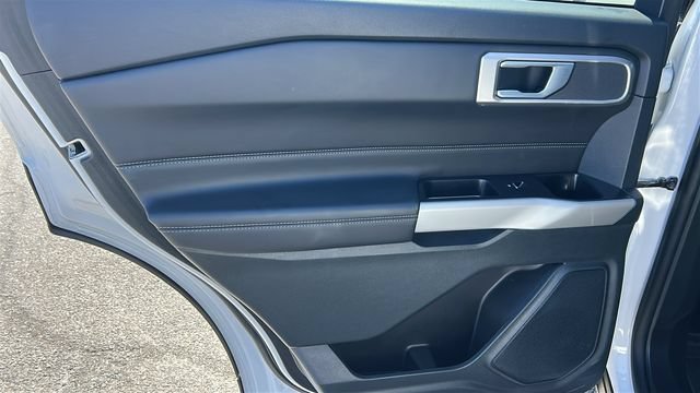 Certified 2023 Ford Explorer XLT w/ Equipment Group 202A AWD/4WD image 15