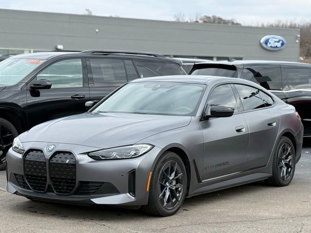 Used 2023 BMW i4 eDrive40 w/ Premium Package image 3