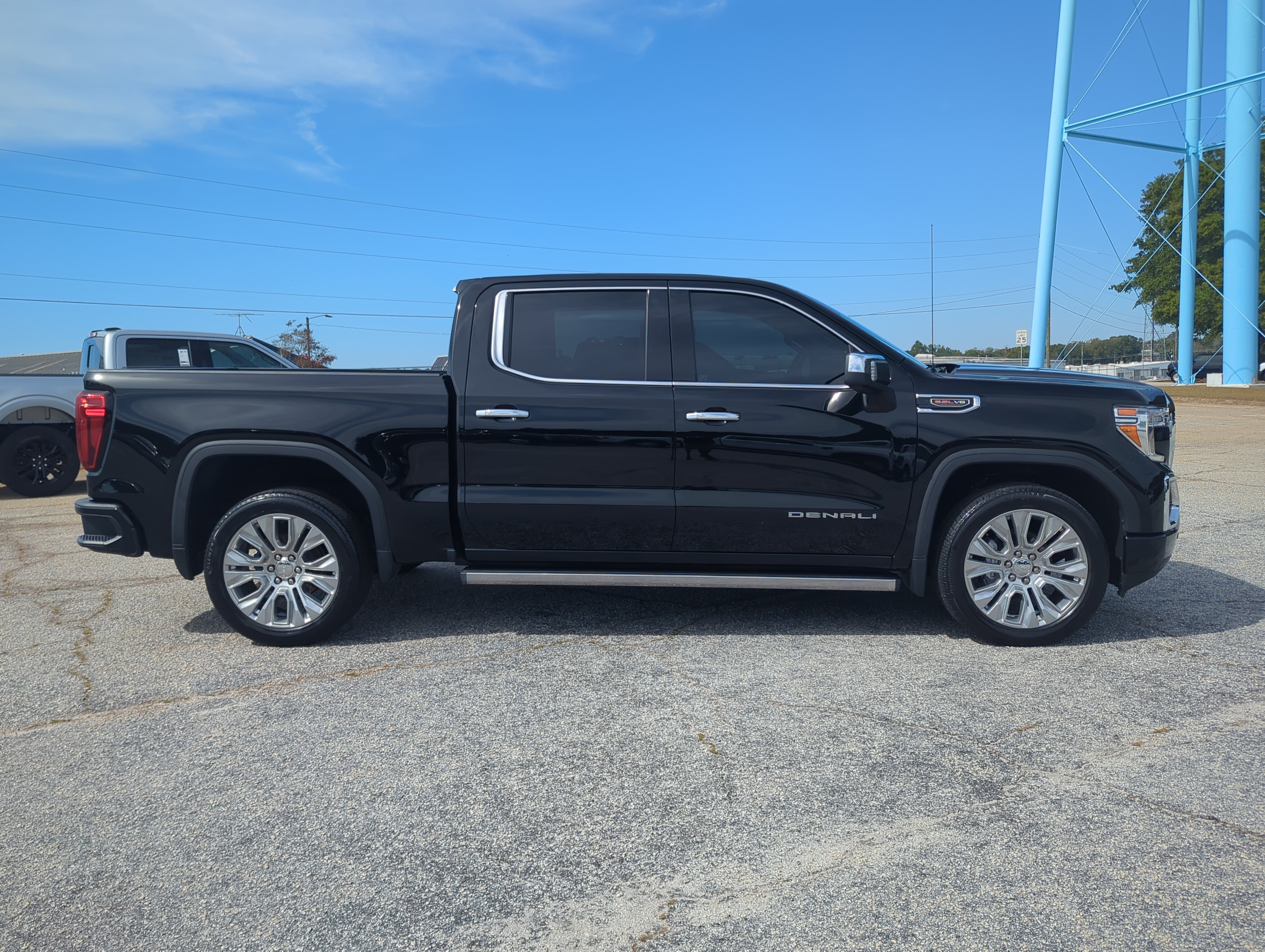 Used 2021 GMC Sierra 1500 Denali w/ Denali Ultimate Package AWD/4WD image 2