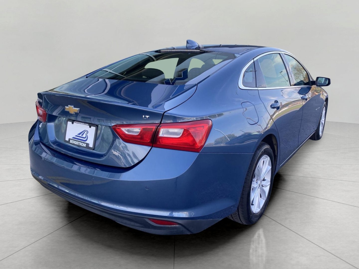 Used 2025 Chevrolet Malibu LT FWD image 12