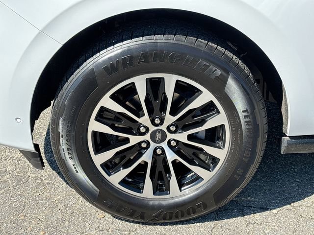 Certified 2025 Ford Expedition Platinum image 13