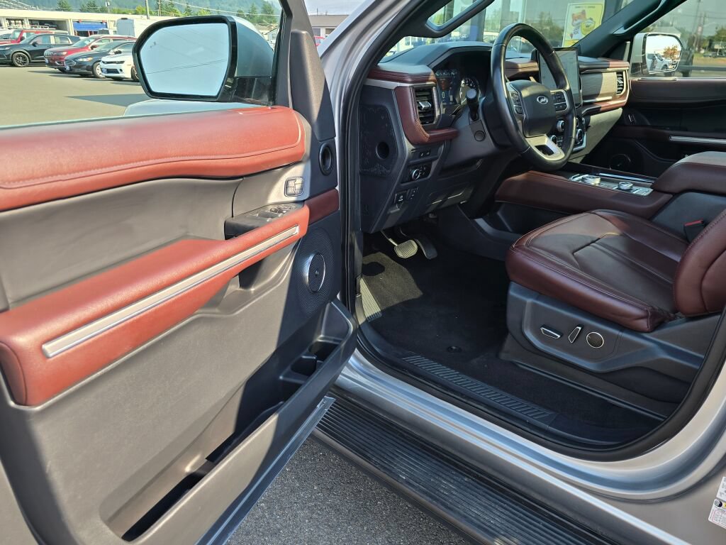 Certified 2024 Ford Expedition Limited AWD/4WD image 15