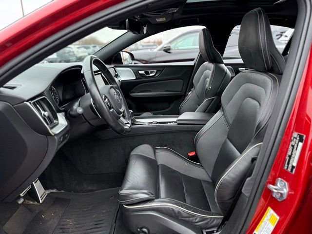 Used 2019 Volvo S60 T5 R-Design image 13
