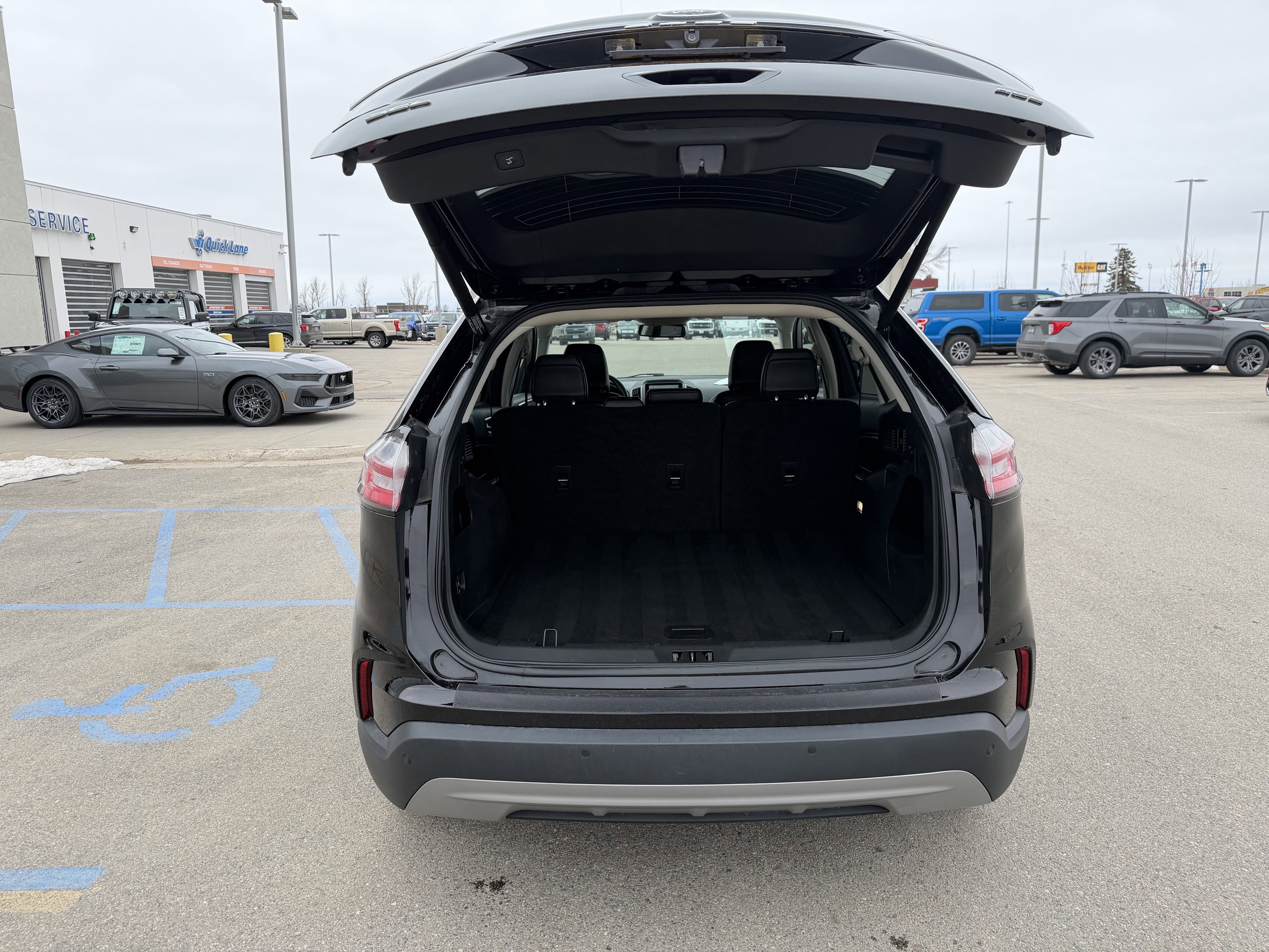 Certified 2022 Ford Edge SEL w/ Cold Weather Package image 10