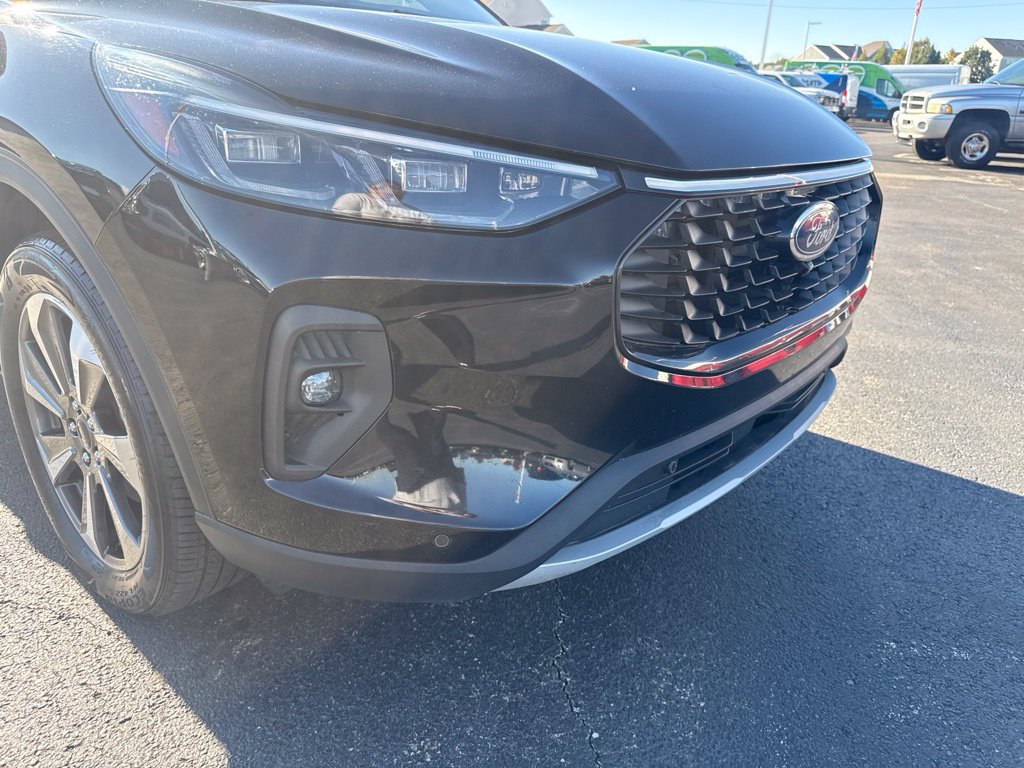 Certified 2024 Ford Escape Platinum AWD/4WD image 14