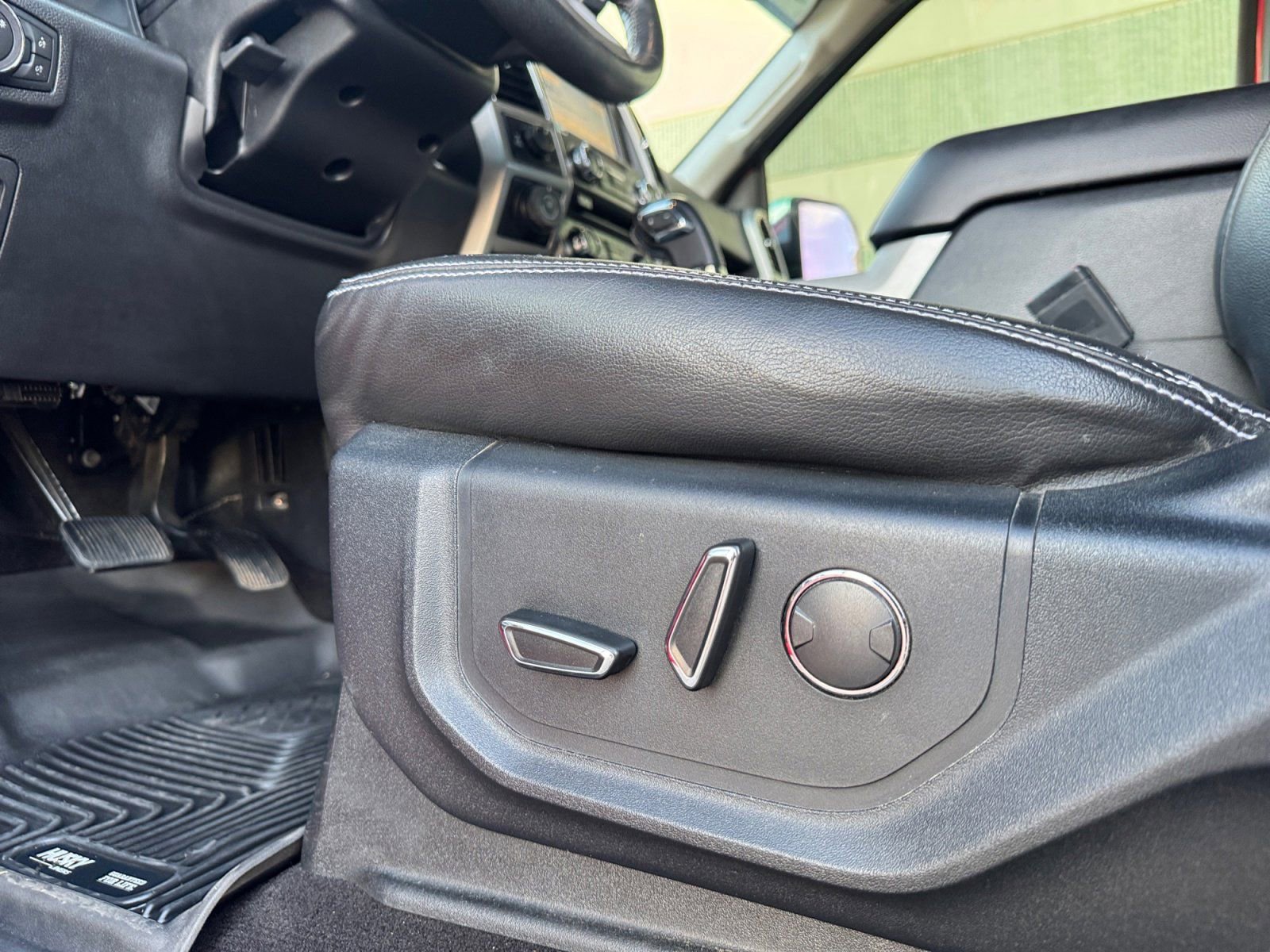 Certified 2018 Ford F150 Lariat image 19