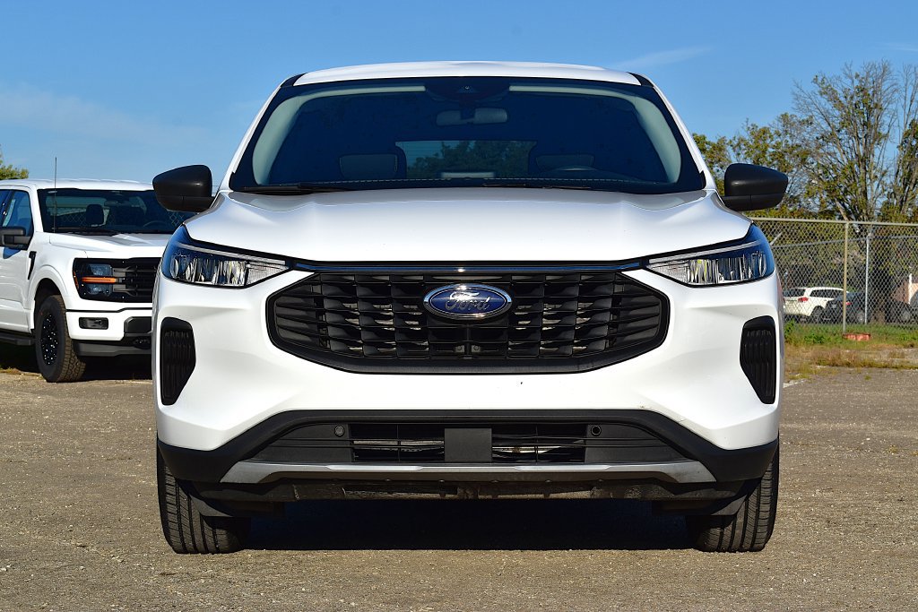 Certified 2025 Ford Escape Active AWD/4WD image 2