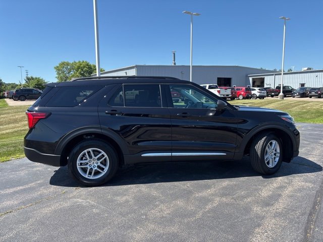 Certified 2025 Ford Explorer Active image 7