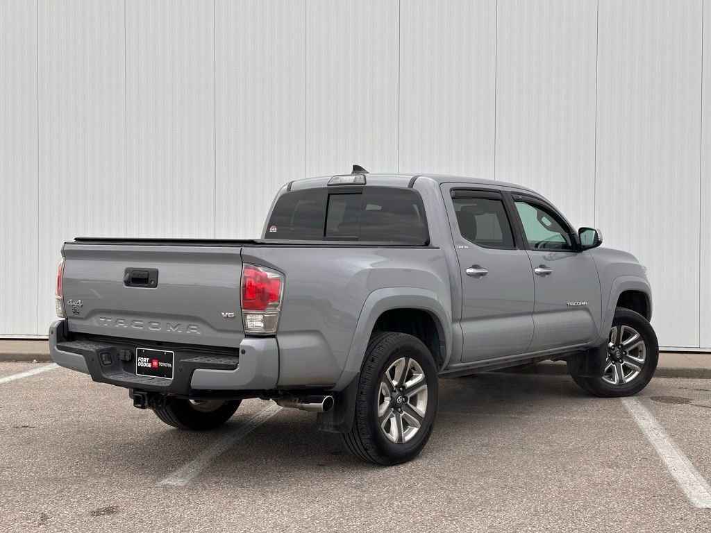 Used 2018 Toyota Tacoma Limited image 3