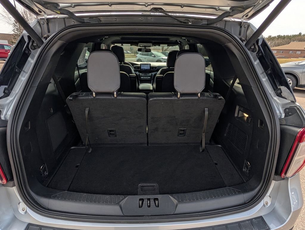 Certified 2023 Ford Explorer ST-Line w/ Class IV Trailer Tow Package image 17