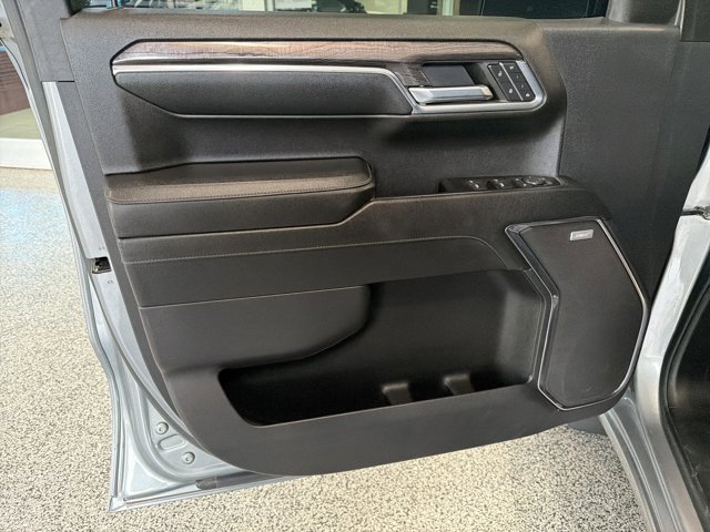 Used 2024 Chevrolet Silverado 1500 LTZ w/ Technology Package image 8