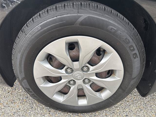 Used 2017 Hyundai Accent SE FWD image 29
