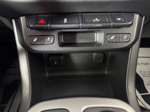 Used 2021 Chevrolet Colorado LT w/ LT Convenience Package AWD/4WD image 16
