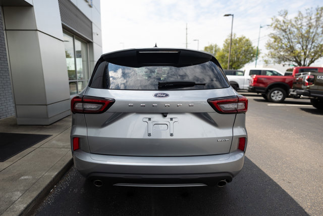 Certified 2023 Ford Escape ST-Line Select AWD/4WD image 4