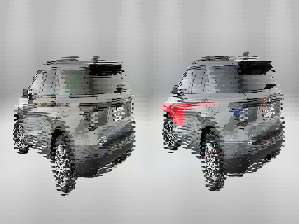 Certified 2025 Ford Explorer Active w/ Active Comfort Package image 2