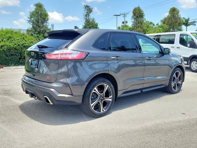 Certified 2020 Ford Edge ST w/ Cold Weather Package AWD/4WD image 7