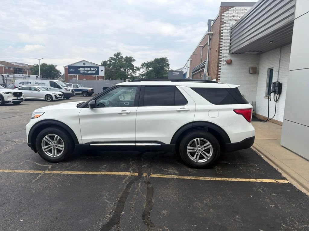 Certified 2023 Ford Explorer XLT w/ Equipment Group 202A AWD/4WD image 6
